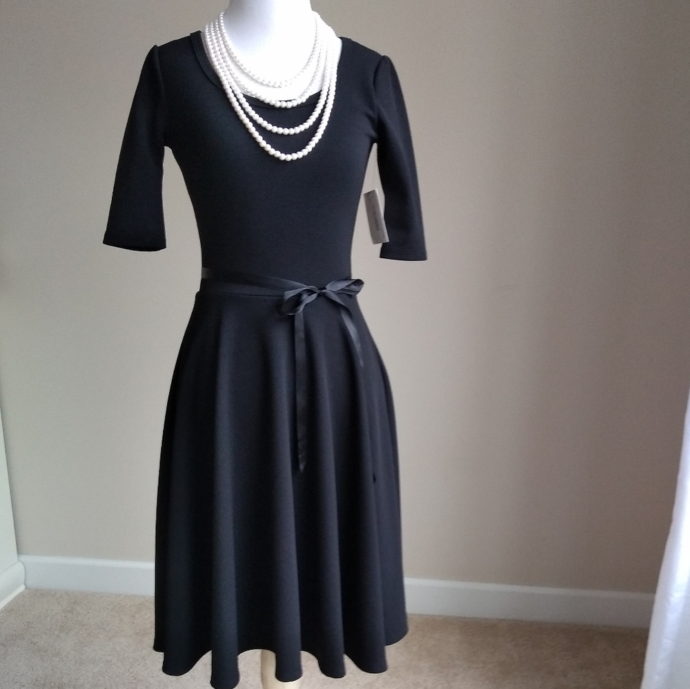 LuLaRoe Nicole 👗-solid black textured, XS